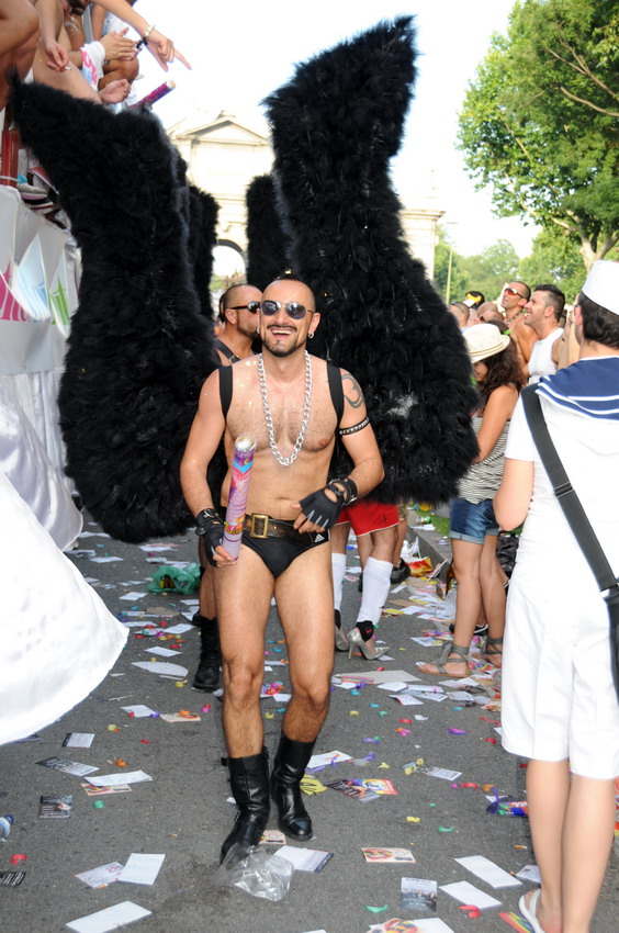 Madrid_ Gaypride_07_10_50_resize.JPG